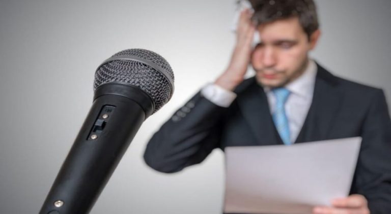 Me da vergüenza hablar en público: Aquí te mostramos cómo superar ese miedo